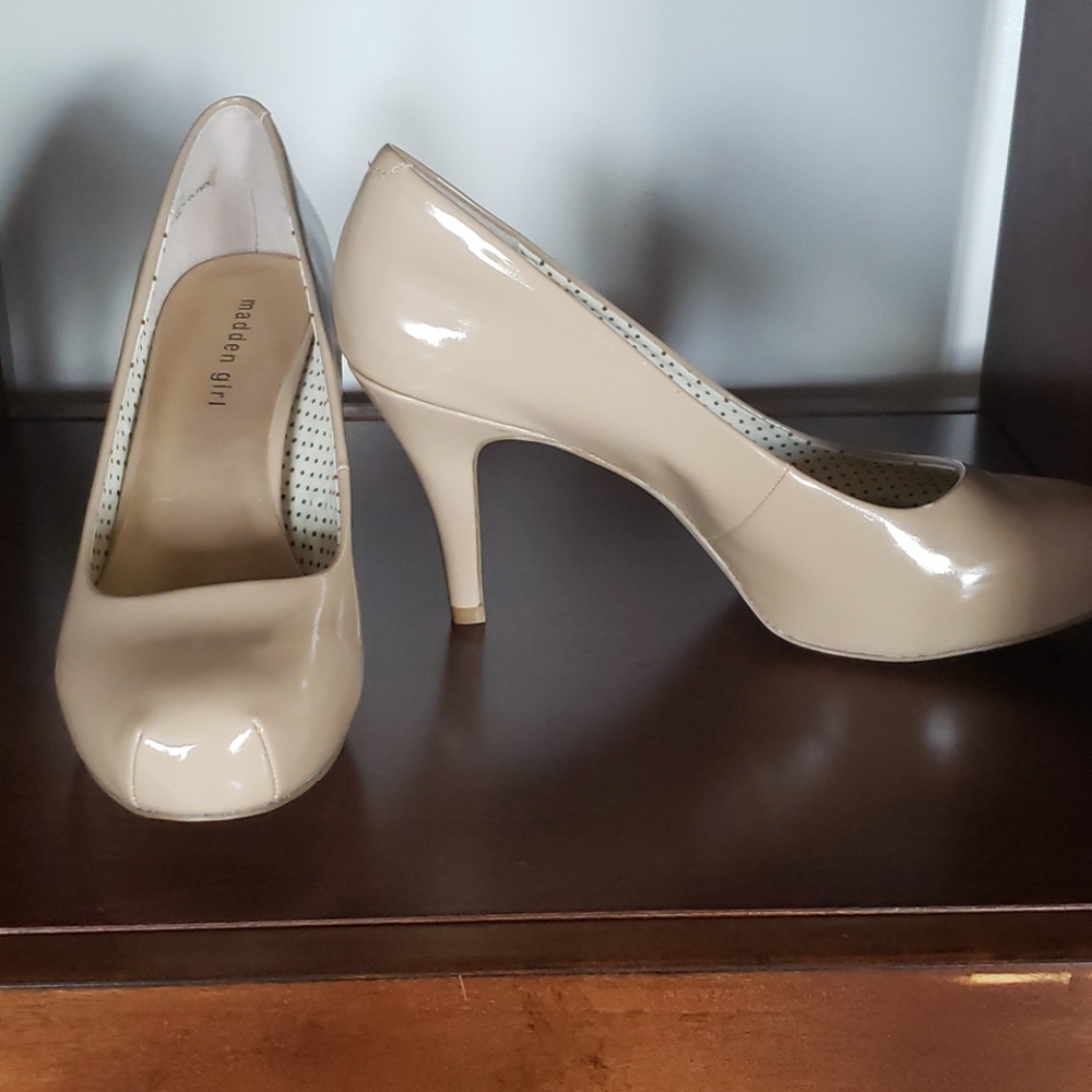 madden girl pumps
